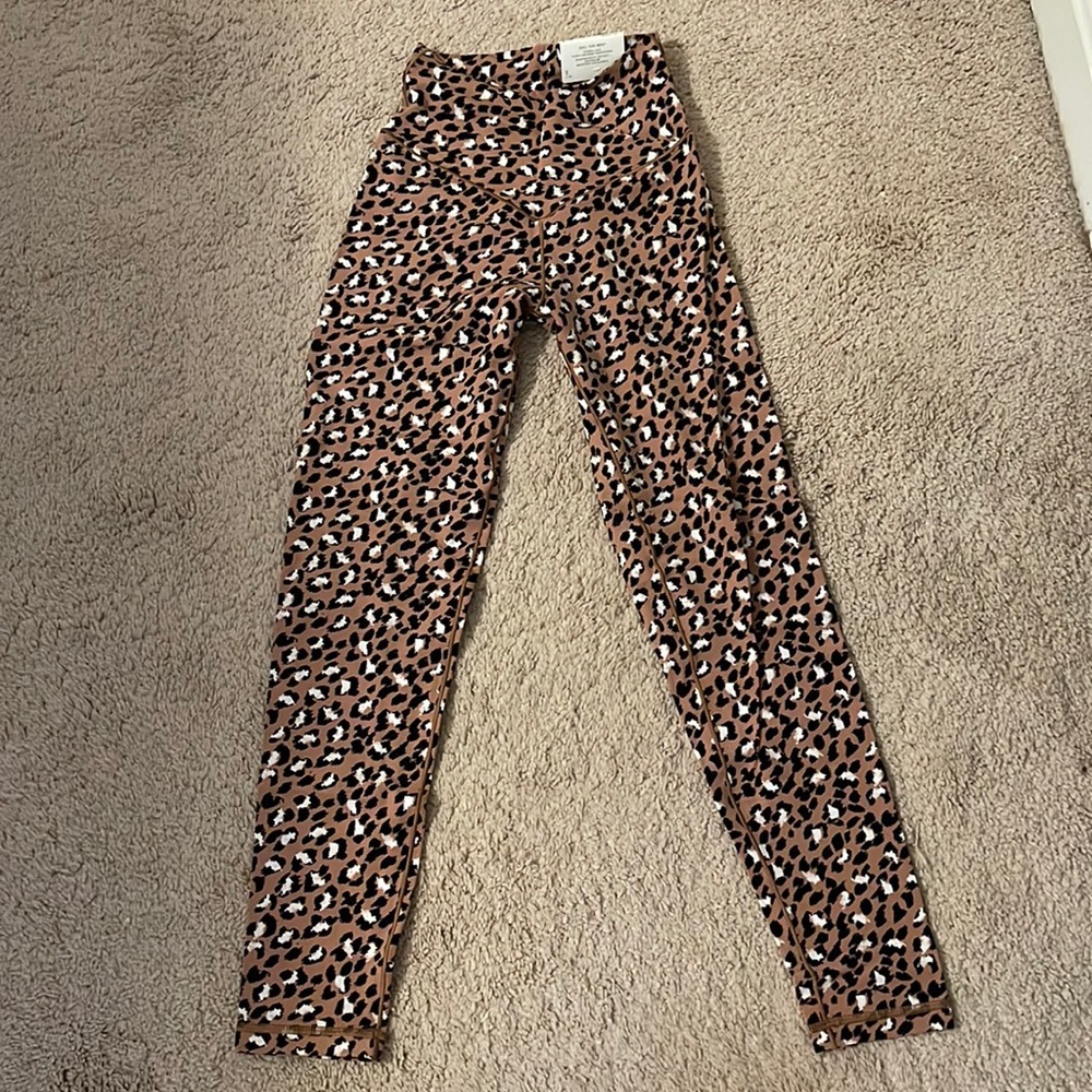 NEW! Brown leopard print leggings
